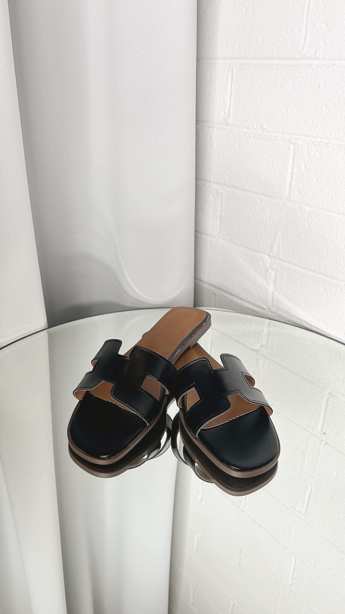 Her Slides - Black - Image 2