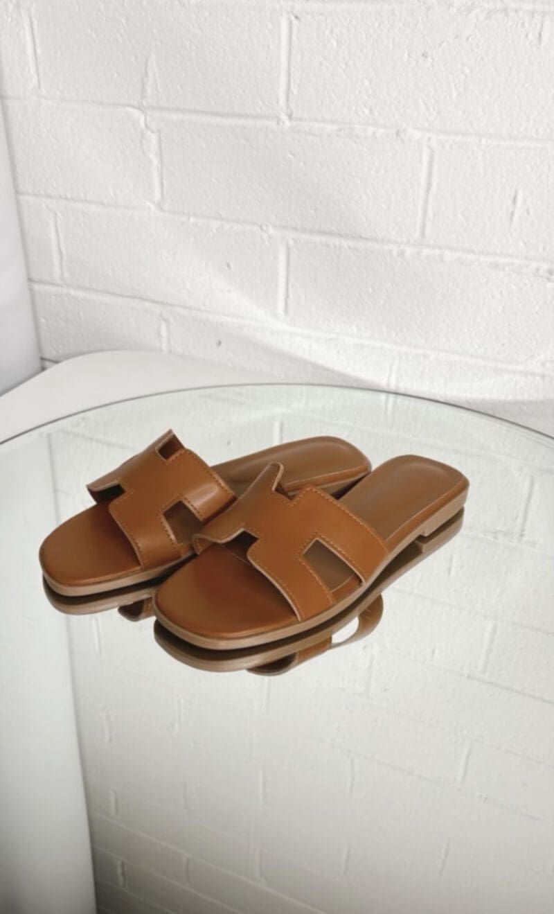 Her Slides - Tan