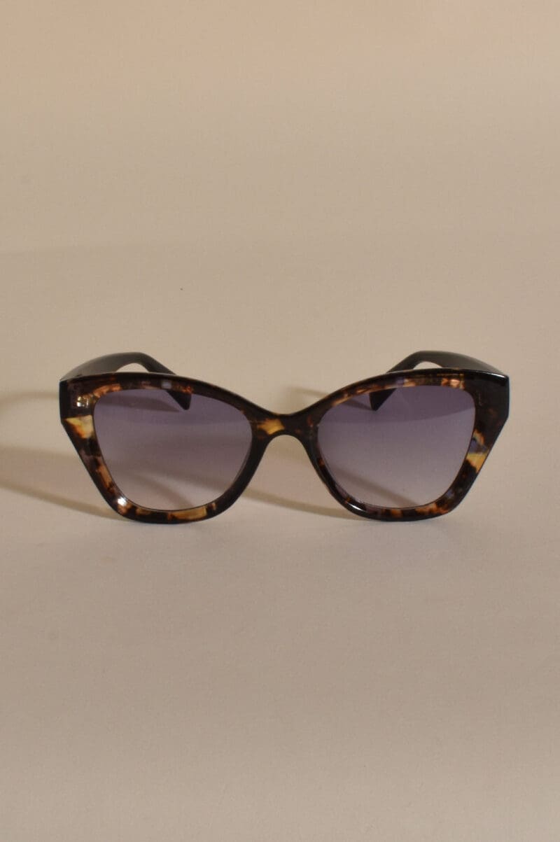Suns Out Sunglasses - Tort - Image 2